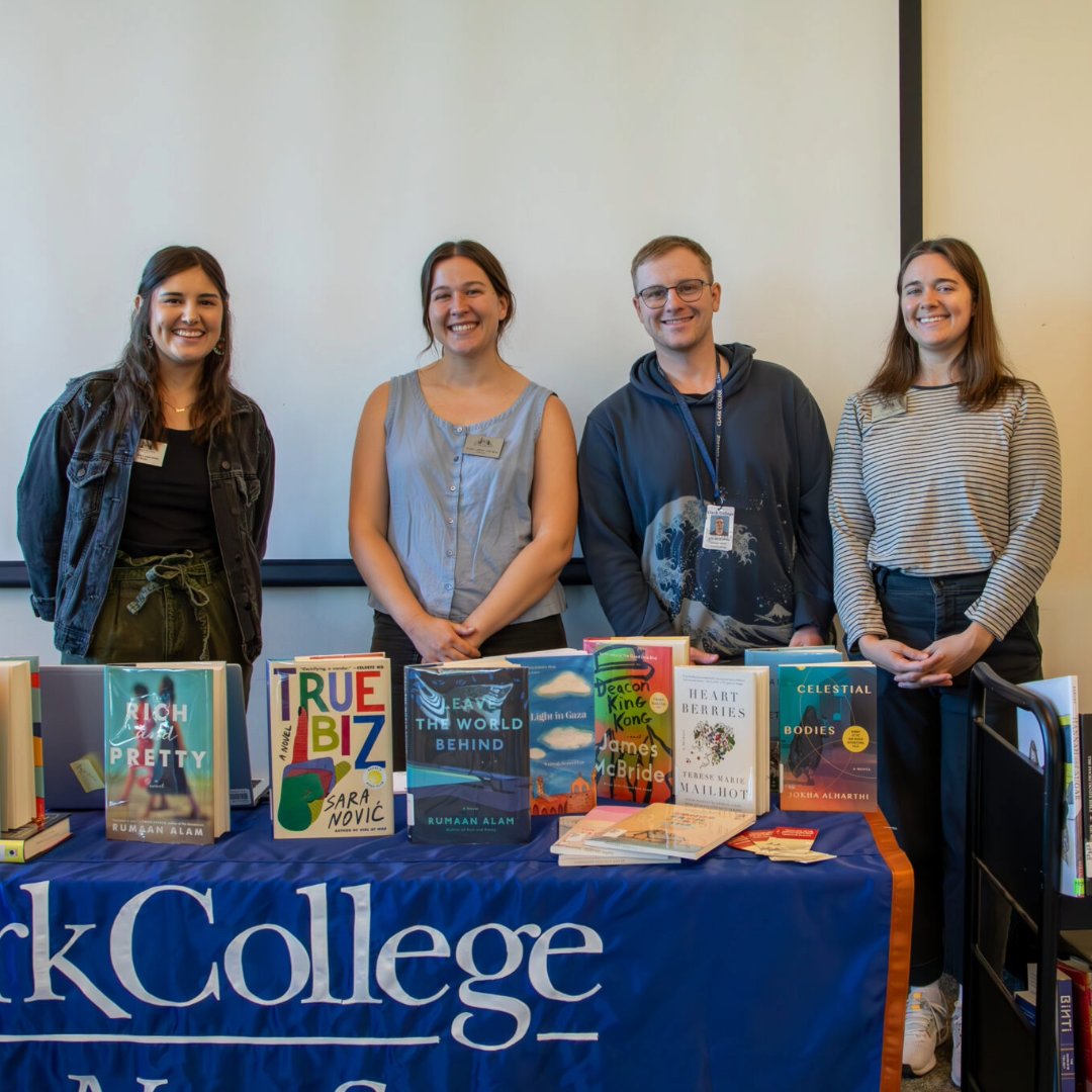📚 Yesterday, the first Columbia Writers Series event of the season attracted a full room. We welcomed award-winning author Kaveh Akbar, who read from his novel Martyr! and answered questions. 

Read more and learn about upcoming CWS events in 24/7: news.clark.edu/2024/10/columb…