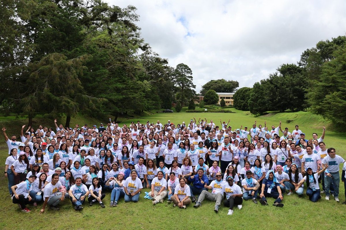 OIMGuatemala's tweet photo. ¡Día 2️⃣ del Retiro 2024 de @OIMGuatemala! 
Cada miembro de nuestro equipo es clave para alcanzar grandes logros.

 ✨️Hoy, celebramos nuestras experiencias, fortalecemos nuestra unión y nos preparamos para enfrentar los nuevos retos que nos esperan. ✅️

#SomosElMejorEquipo https://t.co/lJzoLi3hJP