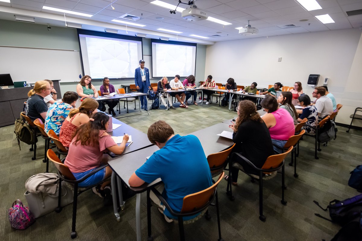 Prospective students: are you waiting to explore Candler? Look no further than Fall Visit Day on Oct. 17! Join us on campus to experience what makes Candler unique, take part in vibrant worship, sit in on a class, + connect with current students + faculty: bit.ly/candler-fall-v…
