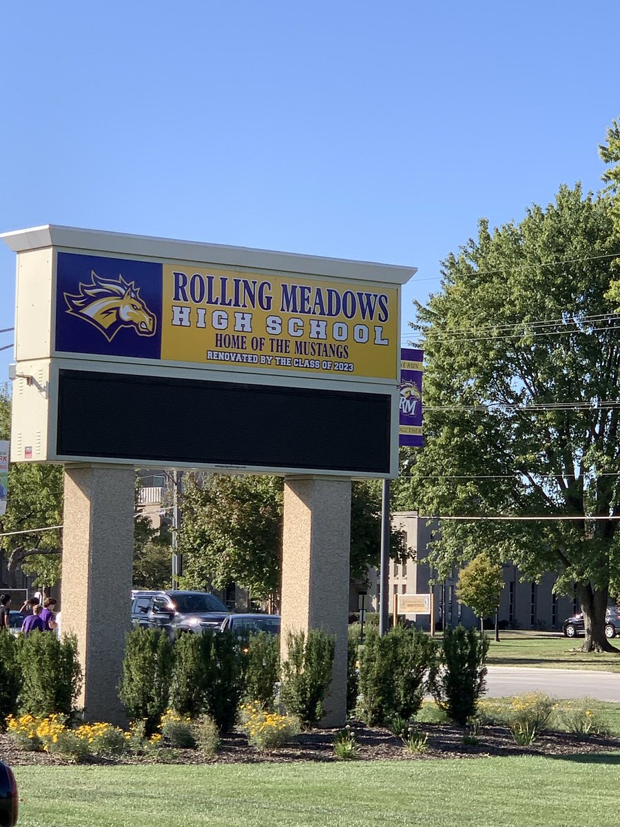 MizArmstrong's tweet image. At @RMHSMUSTANGS for the highly anticipated BAND REUNION! 50-some years of band members converging on the homecoming game. Former directors are here as well. I hope the #schoolpr folks are aware!! #classof84