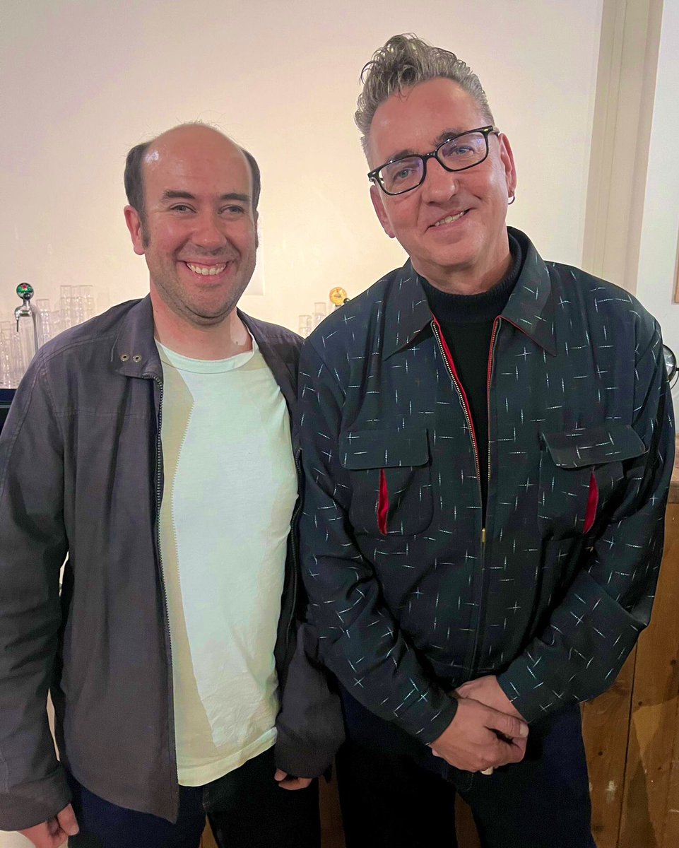 Dave: The Steel City Snapper (@steelcitysnaps) on Twitter photo So last night I got to catch up with one of my absolute favourite people <a href="/RichardHawley/">richardhawley</a> at the opening of <a href="/bubba2000art/">bubba2000art</a>’s new “Home-coming” exhibition at <a href="/theworkstation/">The Workstation</a> 😊 He was so lovely 🥰 #Sheffield So last night I got to catch up with one of my absolute favourite people <a href="/RichardHawley/">richardhawley</a> at the opening of <a href="/bubba2000art/">bubba2000art</a>’s new “Home-coming” exhibition at <a href="/theworkstation/">The Workstation</a> 😊 He was so lovely 🥰 #Sheffield