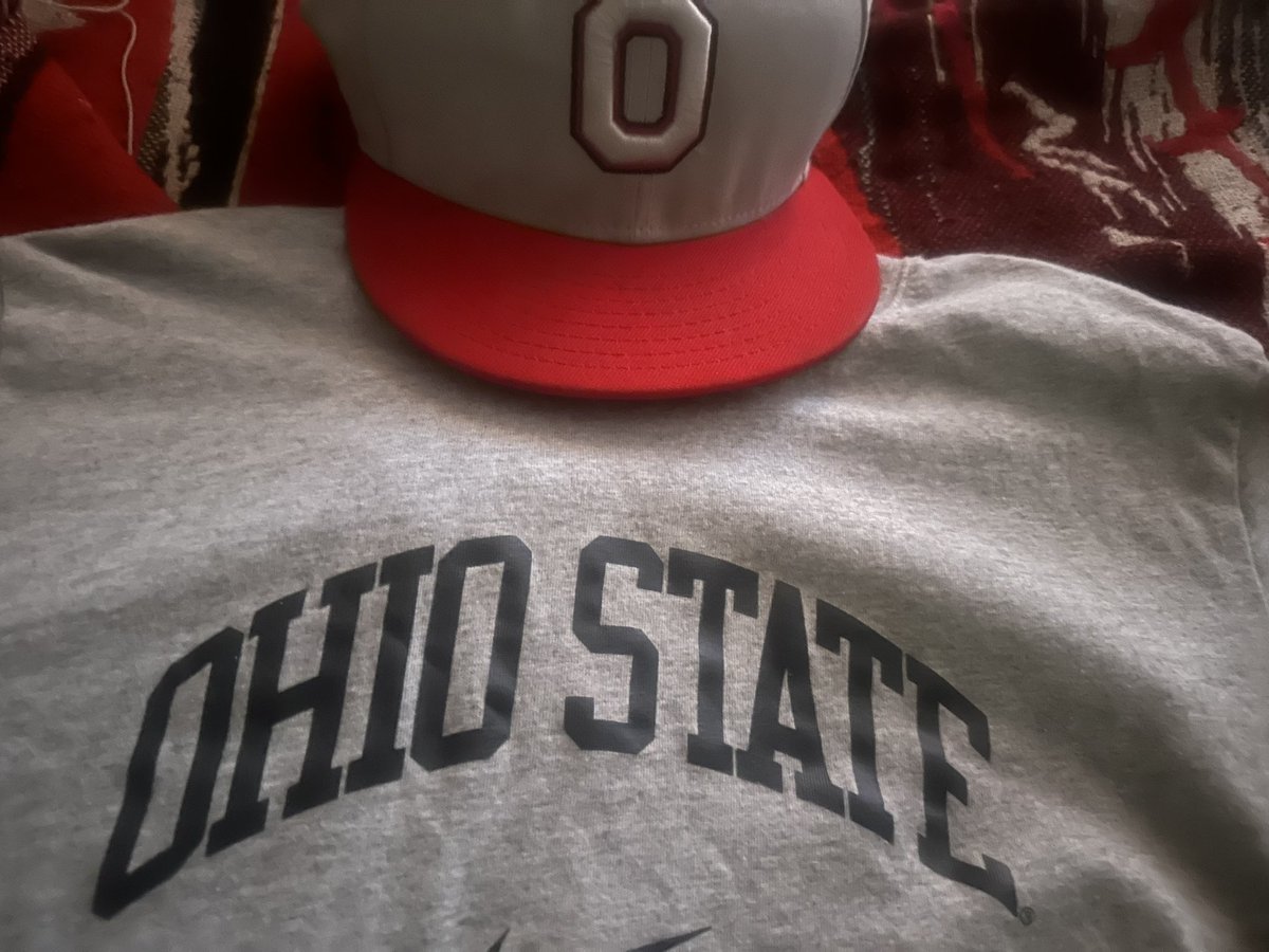 magic_mahomes's tweet photo. 8 Days til we beat the brakes off Oregon.

But First a lil business in The ‘Shoe!

#GoBucks | #GrayOut | #BuckeyeNation https://t.co/vqQVQNOwAz