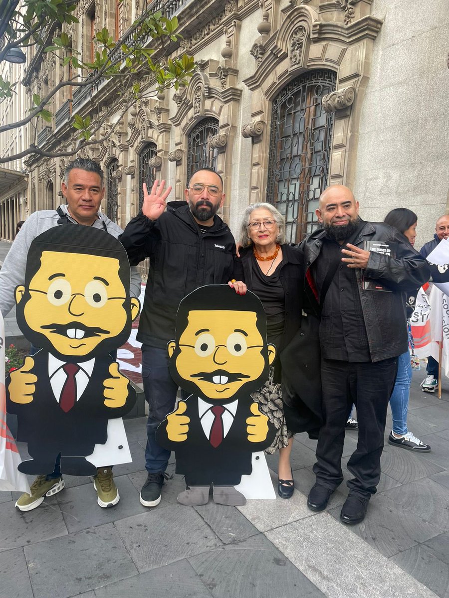 MorenoMarioB's tweet photo. Misión cumplida Jefe de Gobierno, @martibatres. 

Hizo un trabajo sobresaliente, cercano a la gente, con acento social, pero sobre todo con resultados en beneficio de la CDMX, dando continuidad a la cuarta transformación. 

“Hay hombres que luchan un día y son buenos. Hay otros que luchan un año y son mejores. Hay quienes luchan muchos años y son muy buenos. Pero hay los que luchan toda la vida: esos son los imprescindibles”.