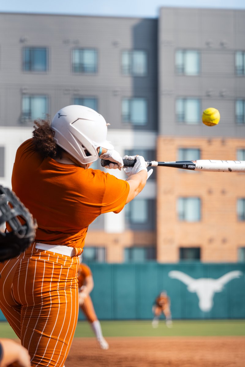 TexasSoftball's tweet image. a photo is worth a thousand words 🤘

📍 Red and Charline McCombs Field 
📅 Saturday, October 5th
🆚 @SEUSoftball, 10 a.m.
🆚 @McLennan_SB, 12:30 p.m.
🎟️ FREE 

#HookEm | @KatieStew2242