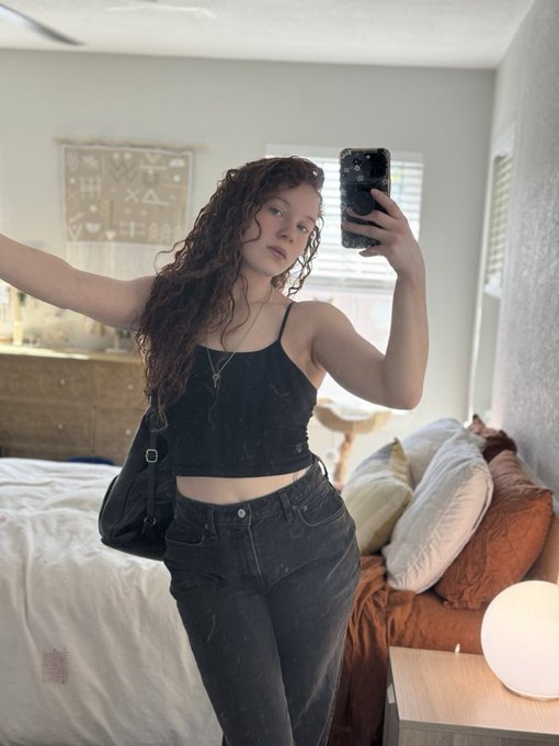 Watch Seven's leaked NSFW photo on TwXstars