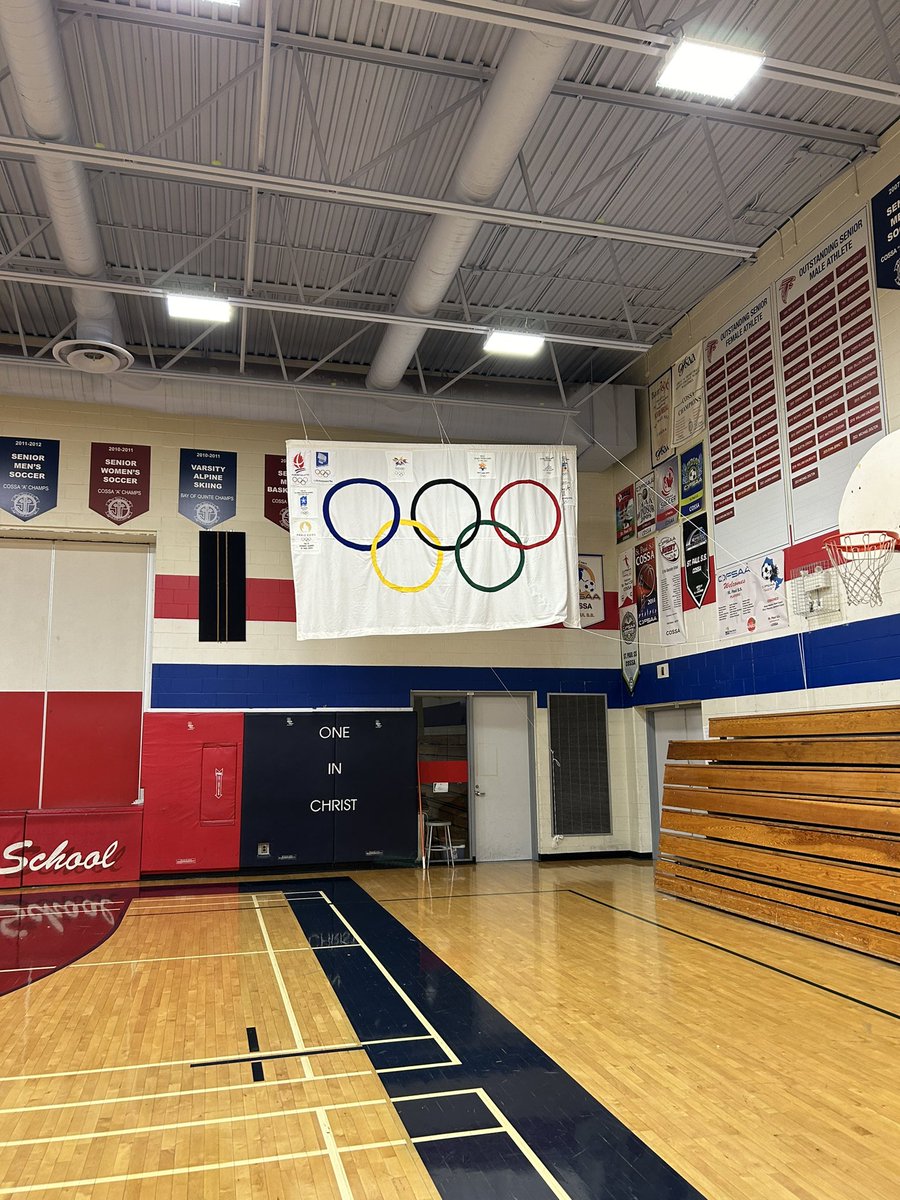 SPCSSFalcons's tweet image. What a day!  The Olympics have officially kicked off at St. Paul’s with an excellent opening ceremony!  Let’s keep up the spirit and bring it into our events next week!  Let’s go Falcons! #spcss #falcons