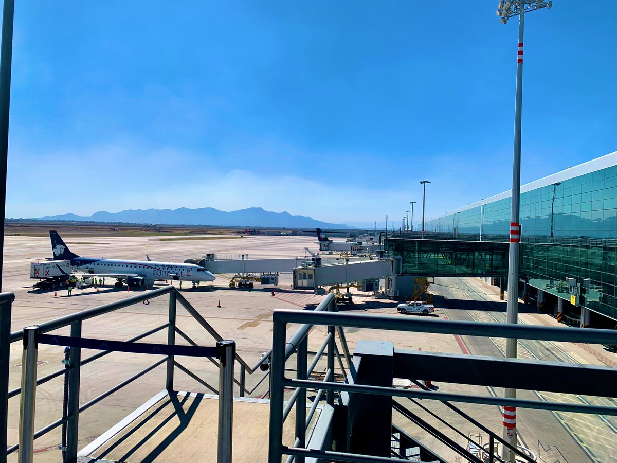 pavel_mc's tweet photo. #Felicito a nuestro querido #AIFA @aifaaero y a @SEDENAmx por este premio internacional 🎖️ 

Estamos orgullosos de nuestro 🇲🇽. Tuve el honor de presenciar su inauguración con el ex Pte. @lopezobrador_ y los niños músicos de #Oaxaca de la #BandaFilarmónicaSandunga 

@Claudiashein https://t.co/5D8bdlFAXK