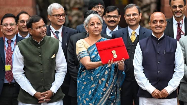 IndiaNewGen's tweet photo. In India if you want to become rich, you have to first make govt richer.
Govt extract taxes before it comes to your hand.
Direct tax 32-40%
GST 18-28%.
Almost 40% goes to govt, 50% expenses &amp; 10% savings.

If you want to save 1cr in India, you have to first give 4crores to govt. https://t.co/4iverNiy2m