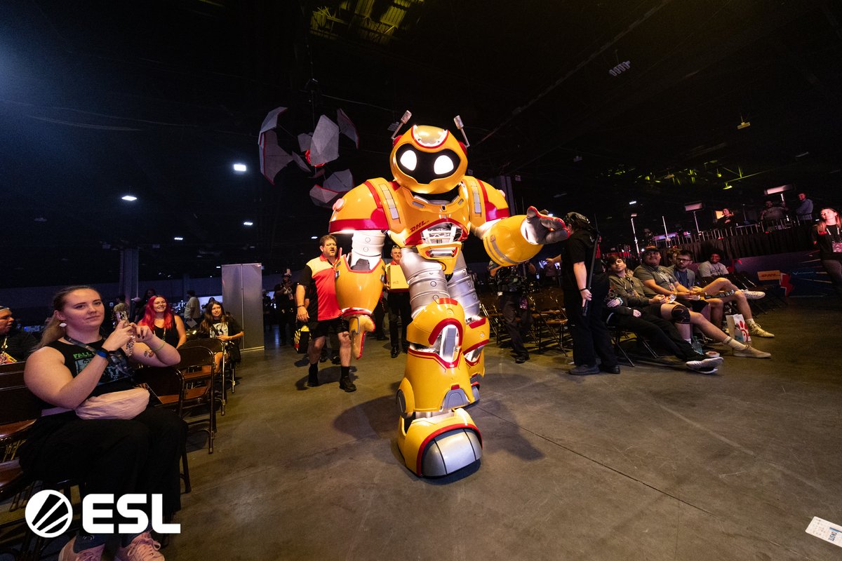 ESLMobile's tweet image. 👋 BEEEEEEEEEEEEEEEP! It's DHL CARGO! 

Day 1 of #SnapdragonProSeries x #CODMCHAMPS24 = completed ✅ 

#DHL #DHLCARGO #DHLGlobal @DHLGLOBAL @DHLUS