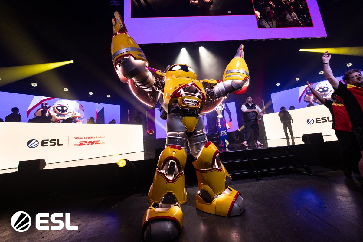 ESLMobile's tweet image. 👋 BEEEEEEEEEEEEEEEP! It's DHL CARGO! 

Day 1 of #SnapdragonProSeries x #CODMCHAMPS24 = completed ✅ 

#DHL #DHLCARGO #DHLGlobal @DHLGLOBAL @DHLUS