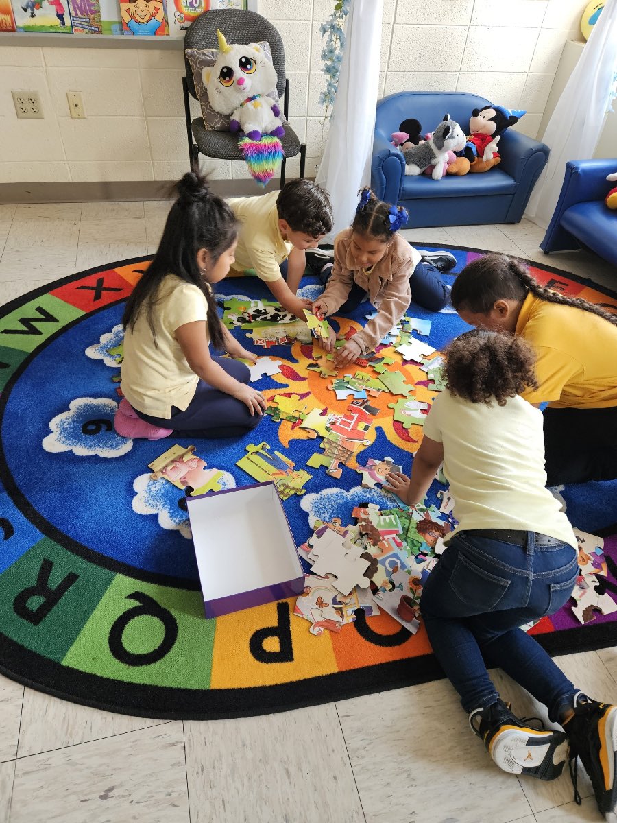 Maria Sanchez School tweet media