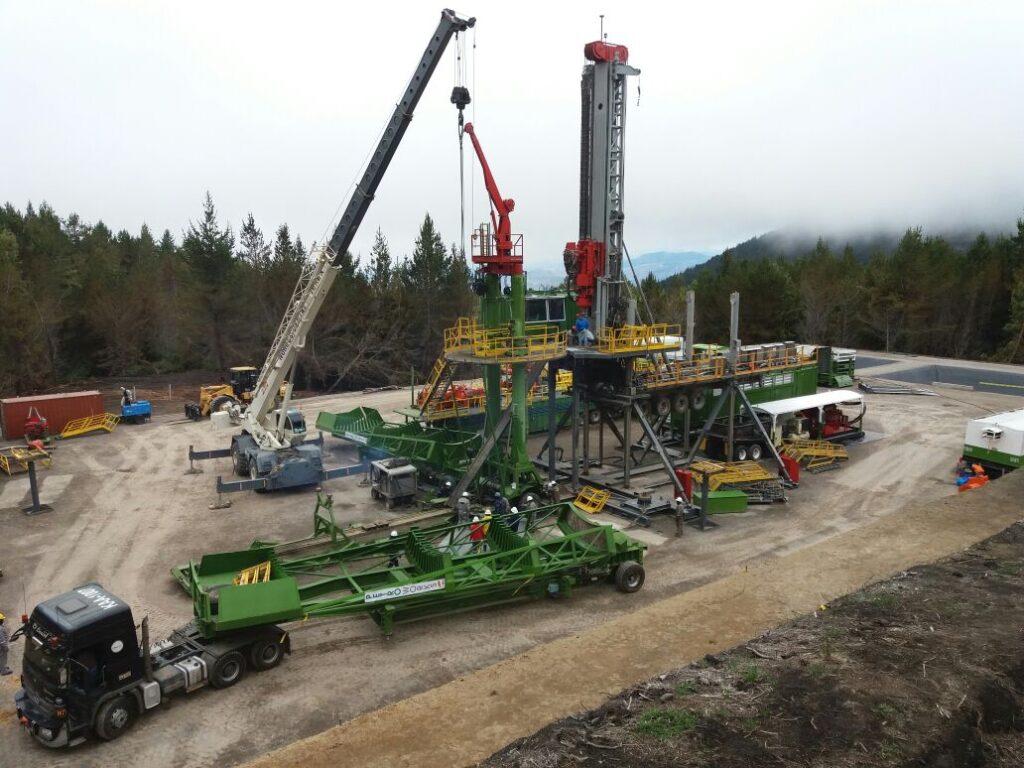 #Urgente ¡ECUADOR TENDRÁ EL PRIMER PARQUE GEOTÉRMICO PARA GENERAR ENERGÍA ELÉCTRICA!

La canciller de Ecuador, Gabriela Sommerfeld, y el embajador de Japón en Quito, Keiichiro Morishita, el contrato para un crédito que bordea los USD 43 millones, que será destinado al proyecto