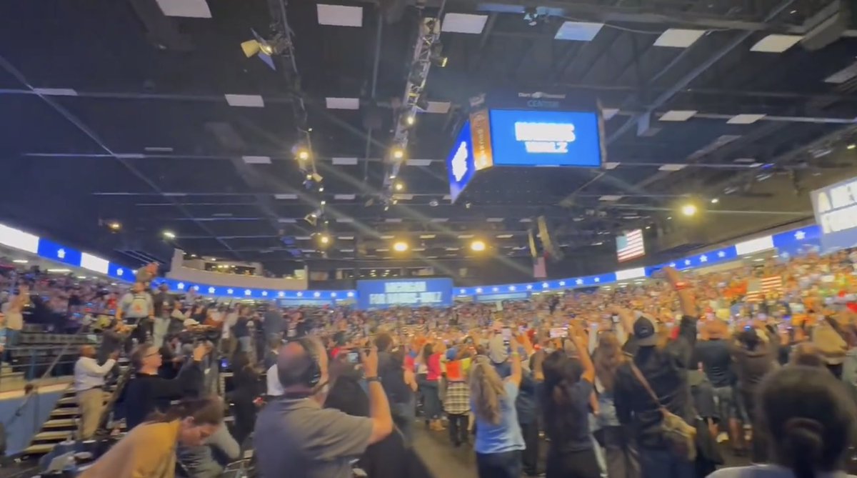 TonySeruga's tweet image. GPS—4,117 mobile devices at the Kamala Harris Rally in Flint, Michigan. Using the previous Harris Rally overlay attendees, 3,994 devices were at 3 or more past rallies.