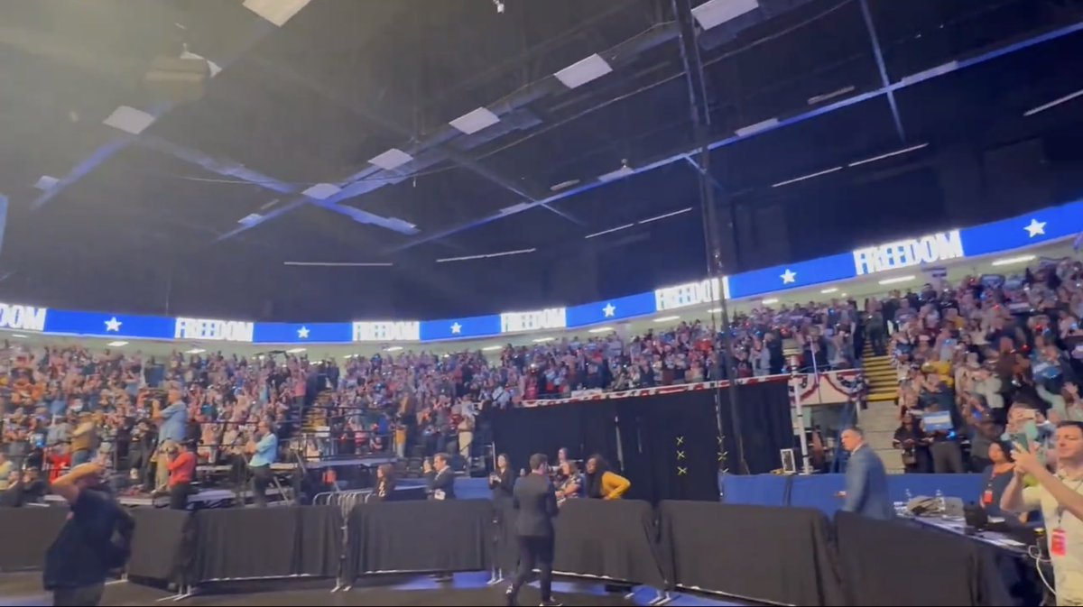 TonySeruga's tweet image. GPS—4,117 mobile devices at the Kamala Harris Rally in Flint, Michigan. Using the previous Harris Rally overlay attendees, 3,994 devices were at 3 or more past rallies.