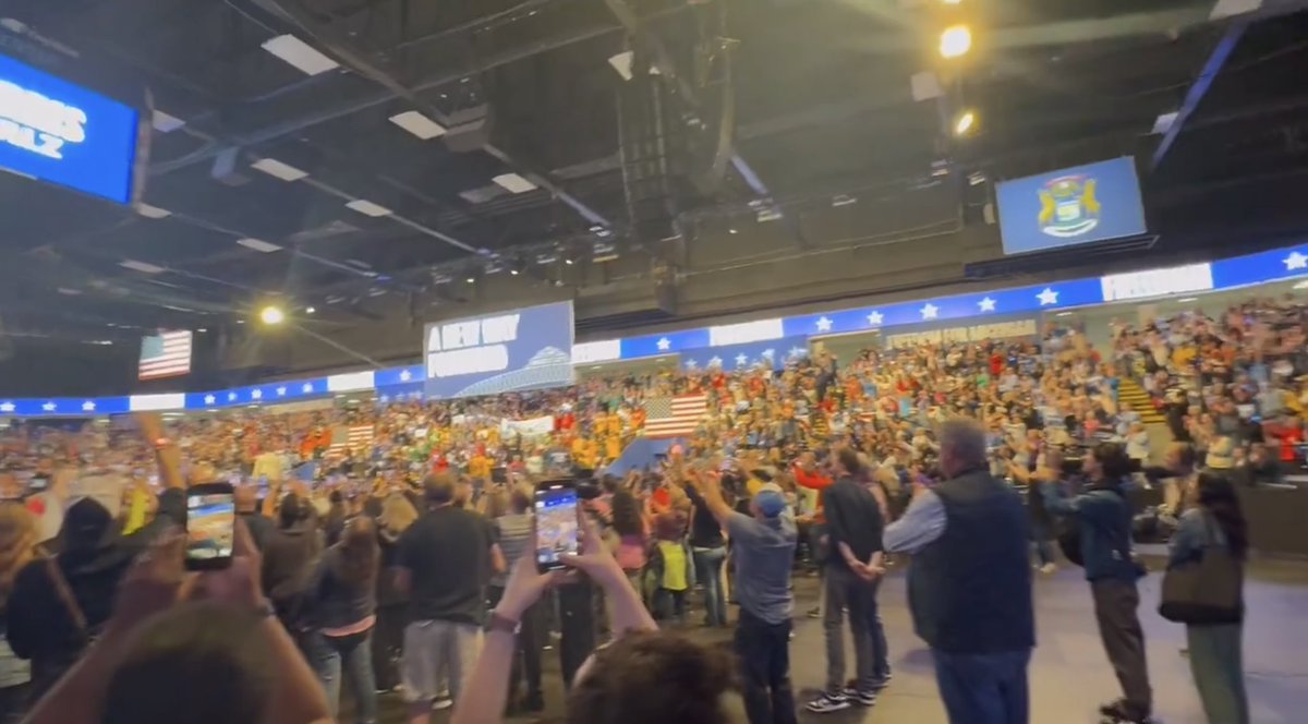 TonySeruga's tweet image. GPS—4,117 mobile devices at the Kamala Harris Rally in Flint, Michigan. Using the previous Harris Rally overlay attendees, 3,994 devices were at 3 or more past rallies.