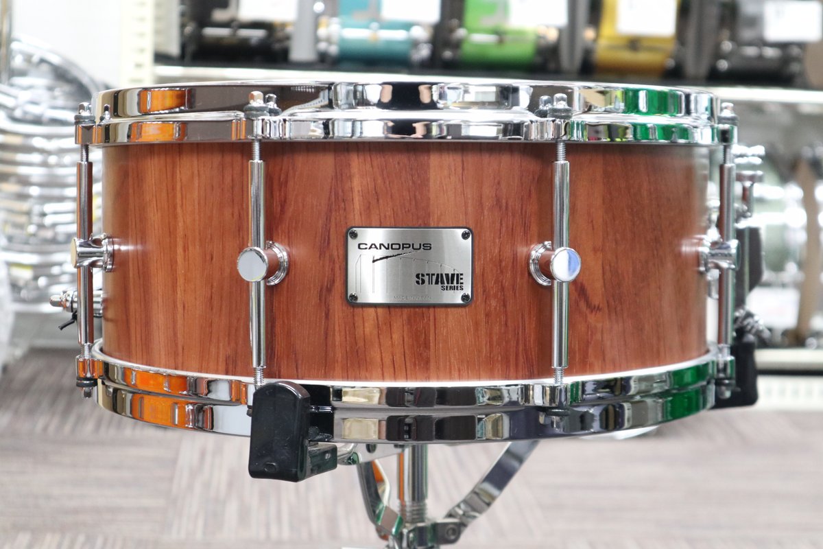 shopcanopus's tweet photo. 【出来立てです。】
CANOPUS SBS-1460
Stave Bubinga 14×6 Natural Oil
Stave工法で組み上げられたこのスネアは、材そのものの鳴りに近い効果を発揮。
是非サウンドを体感してみてください🥁
#canopusdrums
#snaredrums https://t.co/vJ0APxe6W9
