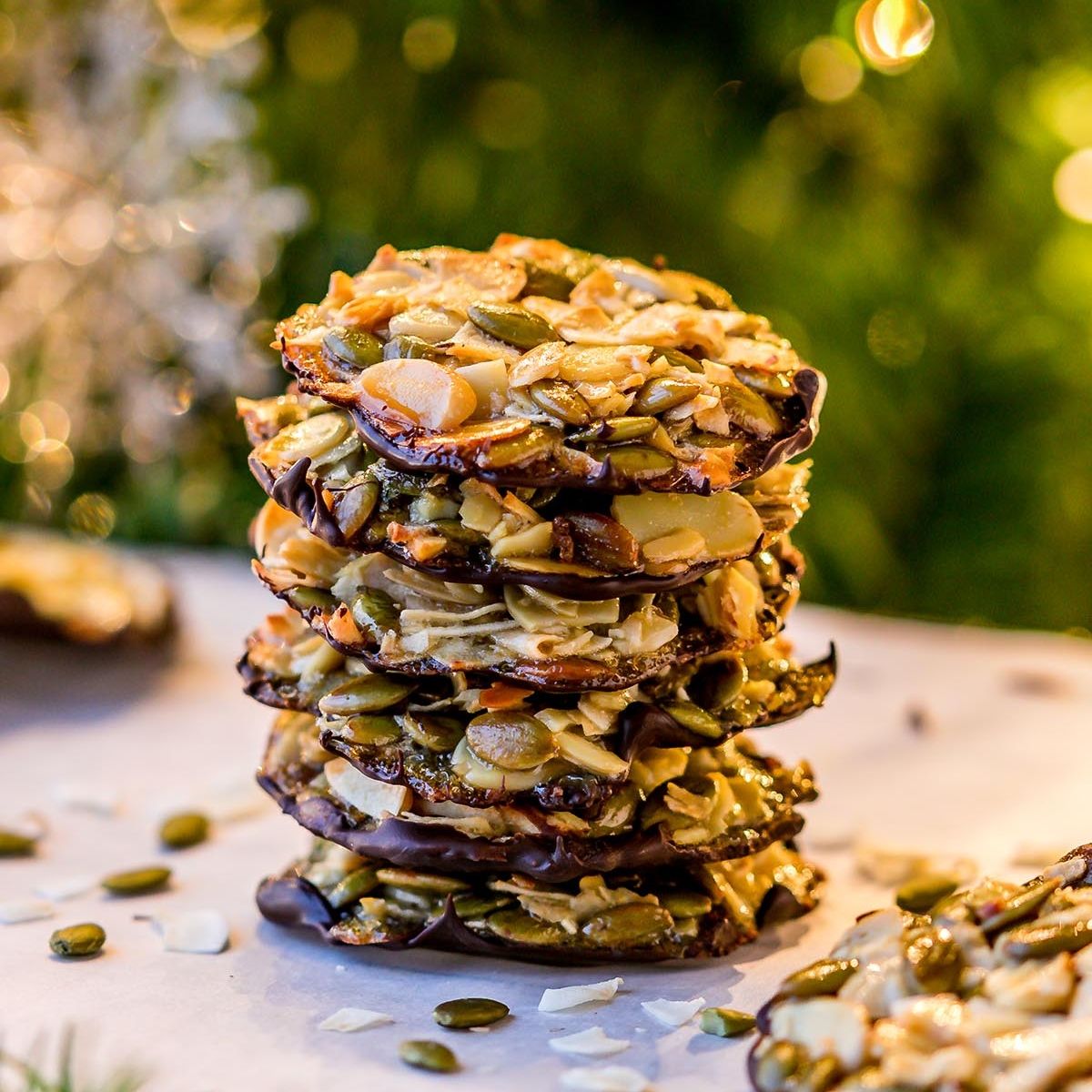 #NuttyRecipe: Crunchy Almond Seed Chocolate Cookies | <a href="/nutriholist/">Nutriholist</a> 🌰🧡

We’re going nutty over these Crunchy Almond Seed Chocolate Cookies, made with just 7 wholesome ingredients. tinyurl.com/mvsf2saj

#jewelsunderthekilt #mapleroastednuts #nuttyrecipes #nutlady #fergus