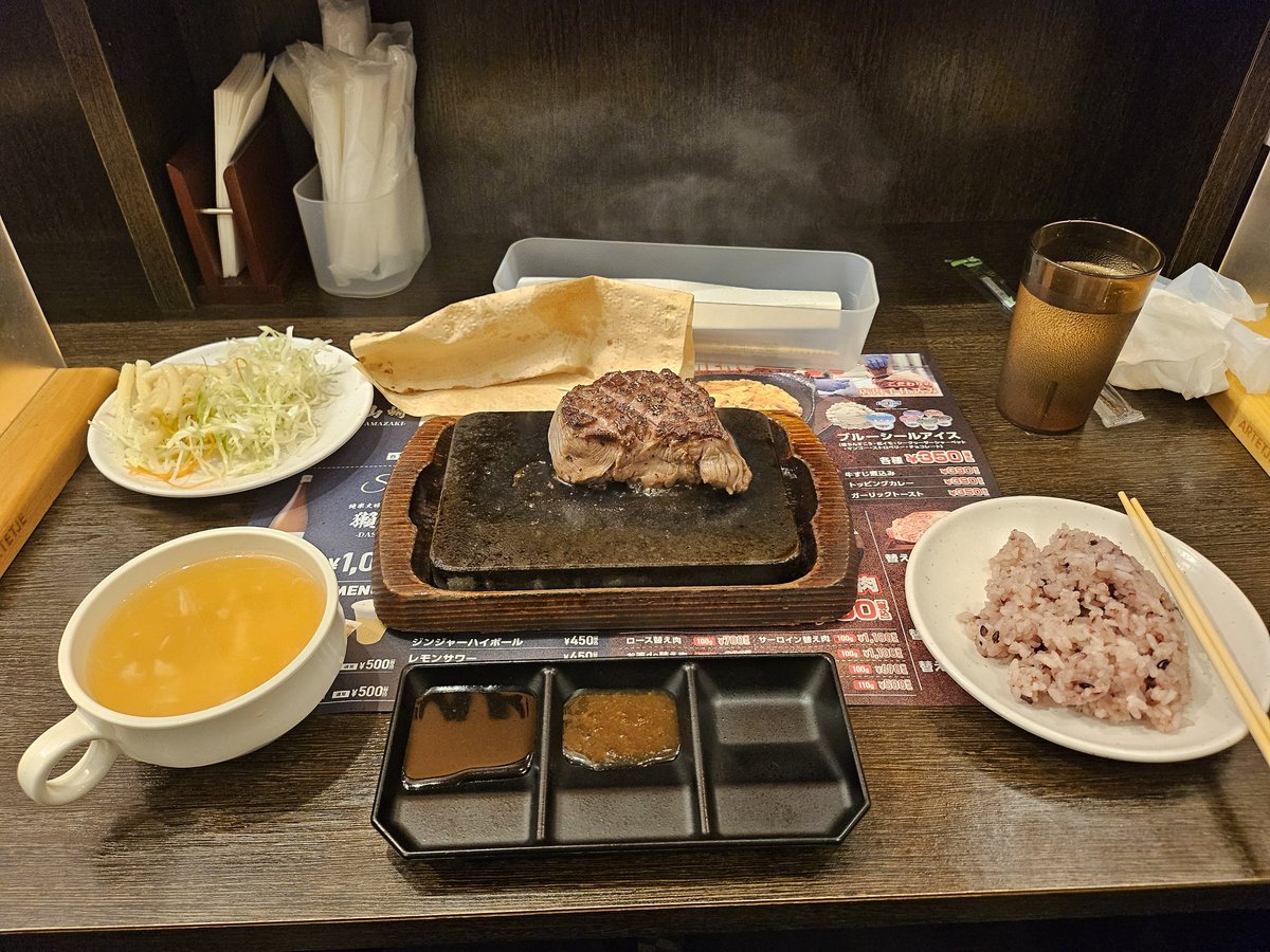 saenai45's tweet photo. 夜は、やっぱりステーキの厚切りタン150g😋
割引してたのでお得でした。

#やっぱりステーキ
#ステーキ
#牛タン https://t.co/5l2otc6TdH