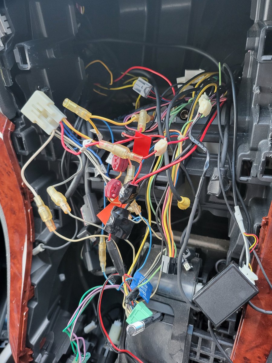 朝からカーナビ交換w