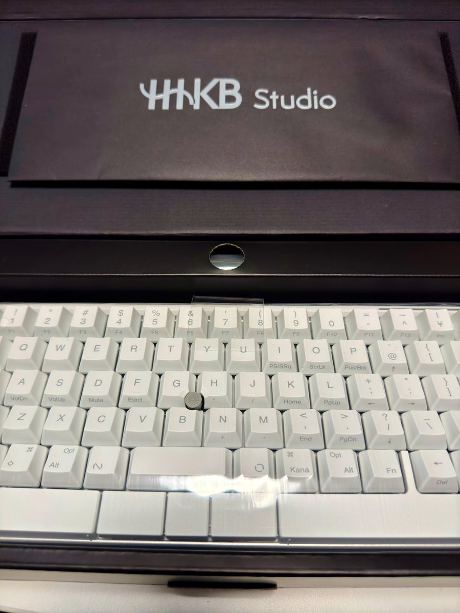 takayokoy's tweet image. きたー！

 #HHKBStudio雪 #HHKB #PFU
