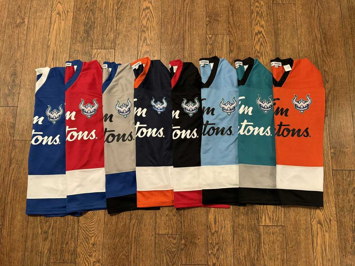 Exciting day for our U9 Warriors tomorrow! Who doesn’t love a new Jersey?🏒 @PmhaWarriors #jerseyday