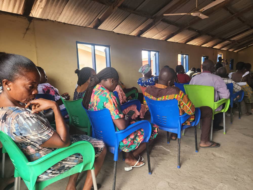 I continue prioritizing my constituency development. I met Asuogyaman Constituency stakeholders in Asikuma, detailing my strategy to enhance the lives of my community members.

#AsuogyamanIsRising #Pius4Parliament24 #P4P24 #BawumiaForPresident  #ItIsPossible