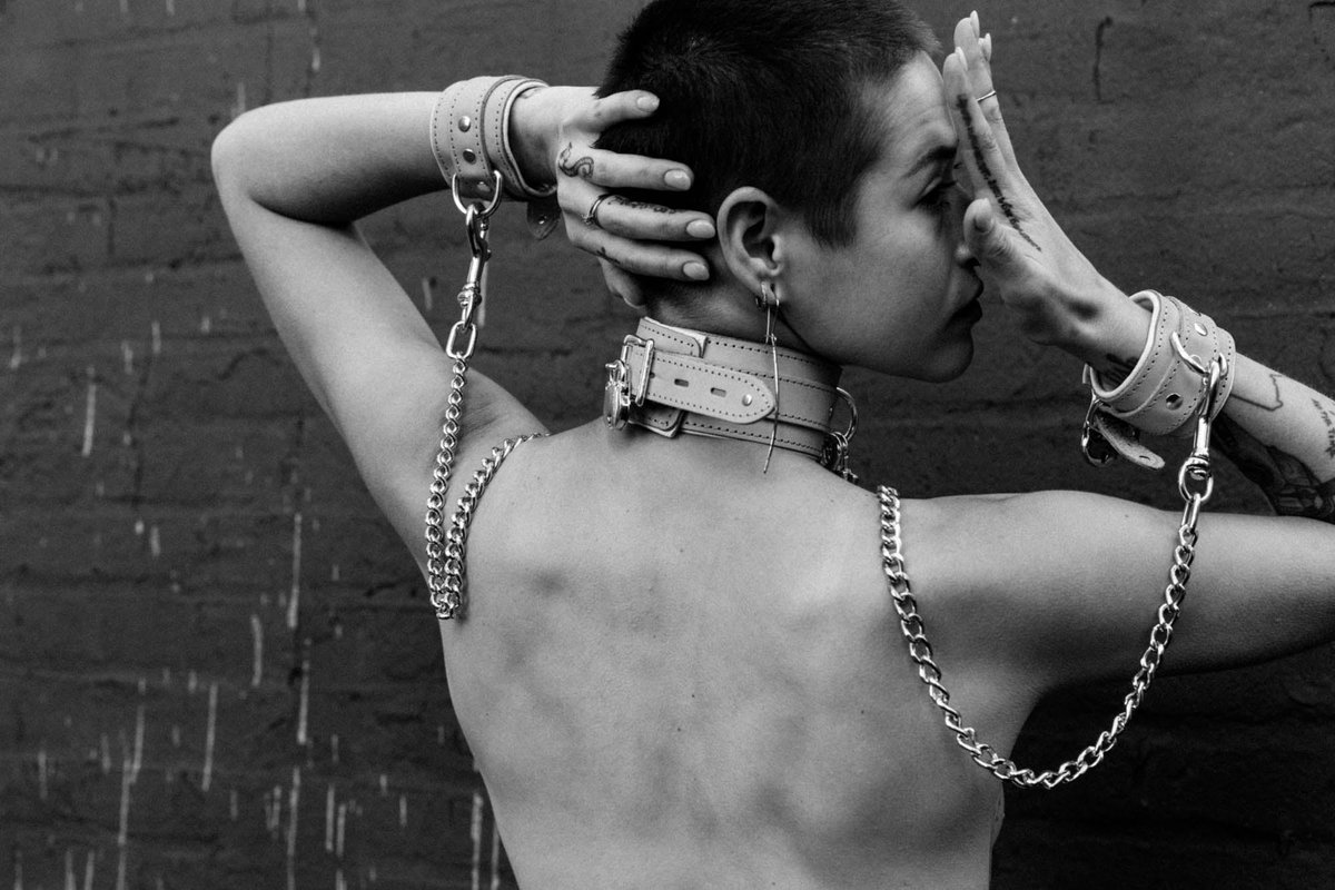 VPLeather's tweet photo. Show your strength. 💪 #BDSMCommunity #Bondage #KinkCommunity #CommandTheMoment #Leather https://t.co/Eo5ozI6efr