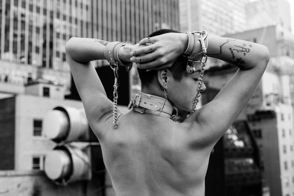 VPLeather's tweet photo. Show your strength. 💪 #BDSMCommunity #Bondage #KinkCommunity #CommandTheMoment #Leather https://t.co/Eo5ozI6efr