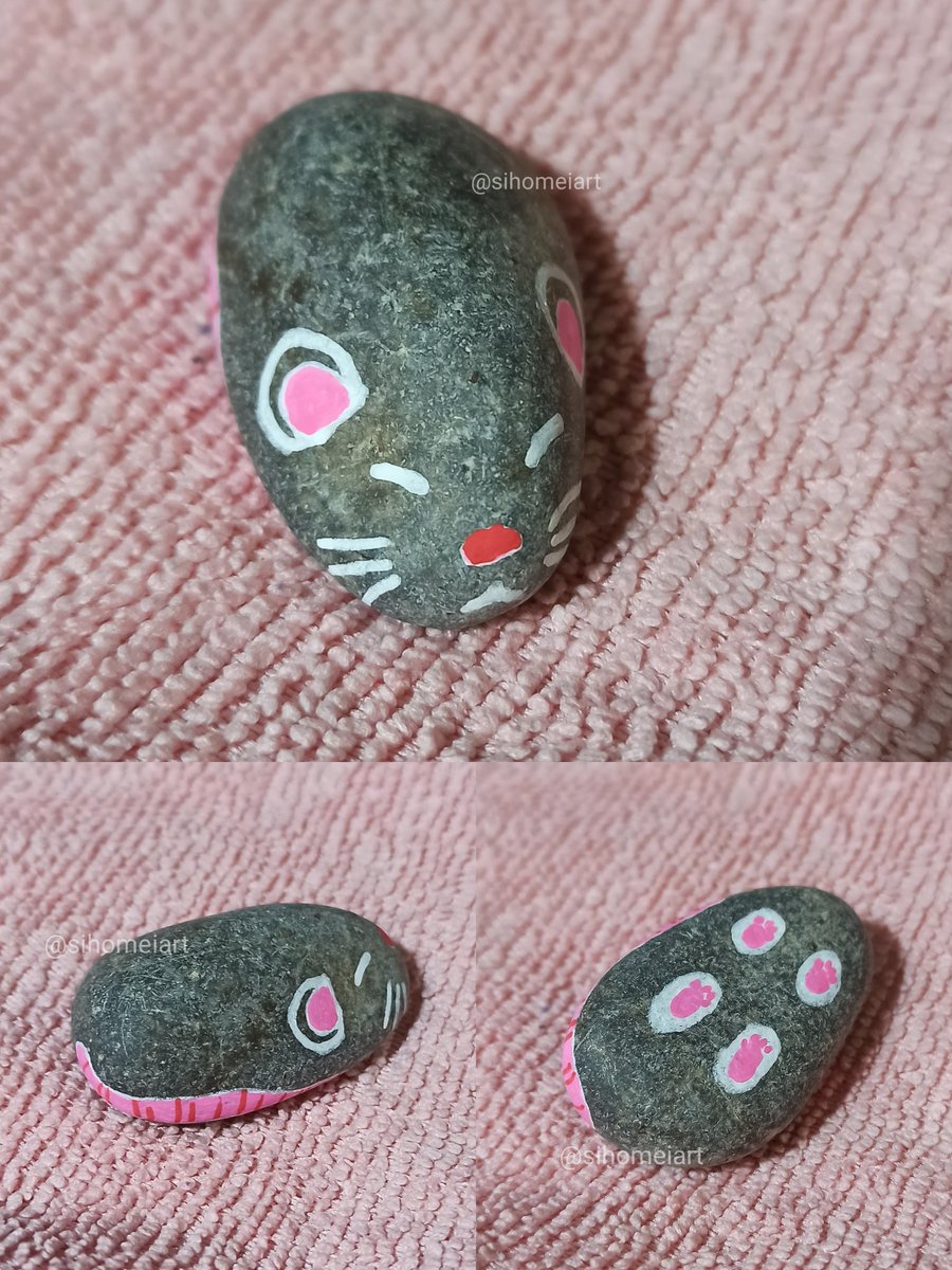 sihomeiart's tweet photo. Day 4 Rock Rat ๐ชจ๐ #rattober2024
Cute rock rat taking a nap ๐ชจ๐๐ค
Mixed technique: natural element and acrylic marker โ๏ธ
A #challenge by @thebeanbaguette ๐
#rattober #rockrat #rat #photo #October4 #October2024 #ArtistsOfTwitter #AnimalLovers #autumn2024 #doodleart #photo https://t.co/JW0zZFAz7Z