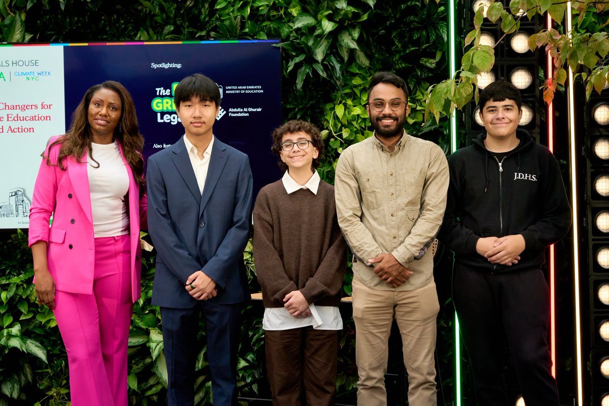 Mr. Ahmed (@mrahmedgaming) on Twitter photo Here are some more amazing photos from last month's event during the UN General Assembly! Thank you again <a href="/TheWorldsLesson/">World's Largest Lesson</a> who providing my students with a platform to speak about #MinecraftEdu! Here are some more amazing photos from last month's event during the UN General Assembly! Thank you again <a href="/TheWorldsLesson/">World's Largest Lesson</a> who providing my students with a platform to speak about #MinecraftEdu!