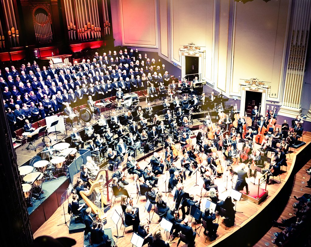 Astrid16318158's tweet photo. #RSNO #UsherHall #OpeningConcert
Gustav Mahler ~ Symphony No 2 https://t.co/L8w30VzvWf
