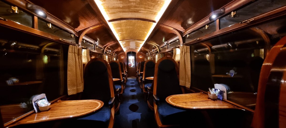 Samanthawinnet1's tweet photo. Very last minute but what a way to travel .... 1st class al the way  🥰🚂🎉  @festrail #bygonesweekend #festrail #narrowguage @Gr8LittleTrains #trainspotting @NWalesSocial @northwalesmag @WalesGuides https://t.co/mT8XNiEpN3