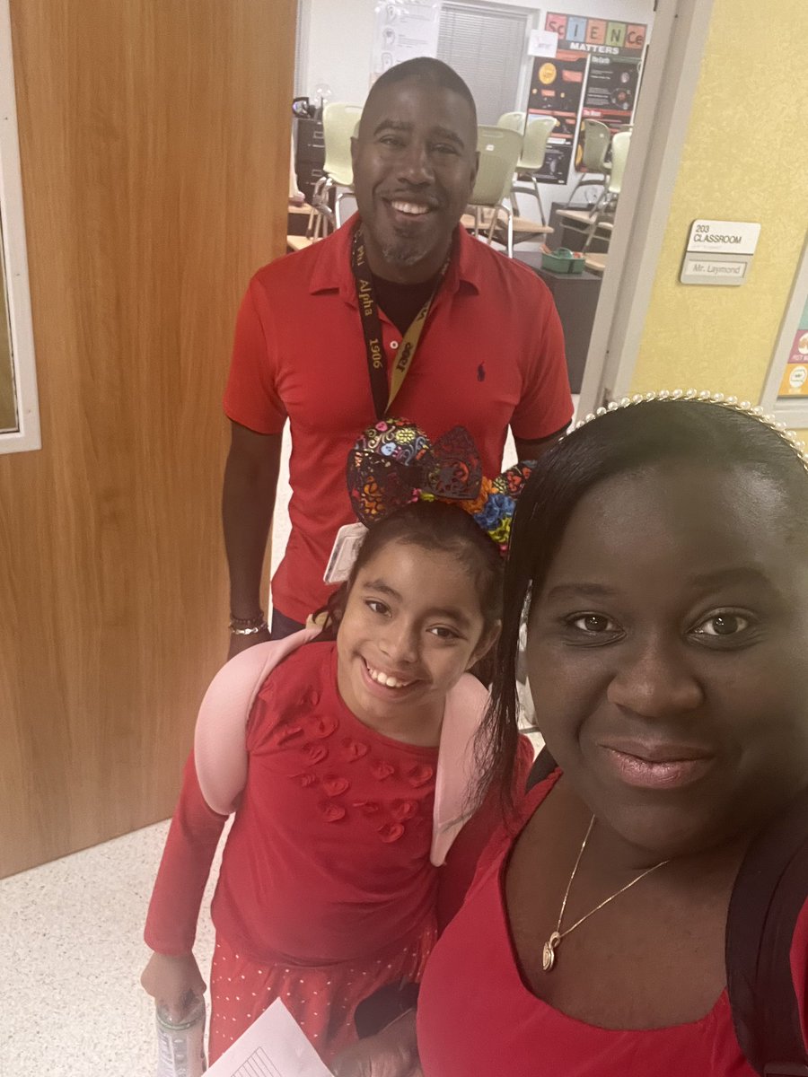 Elsa V.V. tweet media