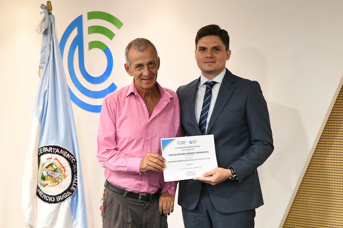 camarabuga's tweet photo. 35 representantes de Entidades Sin Ánimo de Lucro de la jurisdicción de Cámara de Comercio de Buga recibieron certificación después de haber cursado exitosamente sus estudios en el Diplomado para ESALES. Este es es uno de los beneficios de la tiquetera 2024 que la #CCBuga brindó https://t.co/eGEtN0yjRL