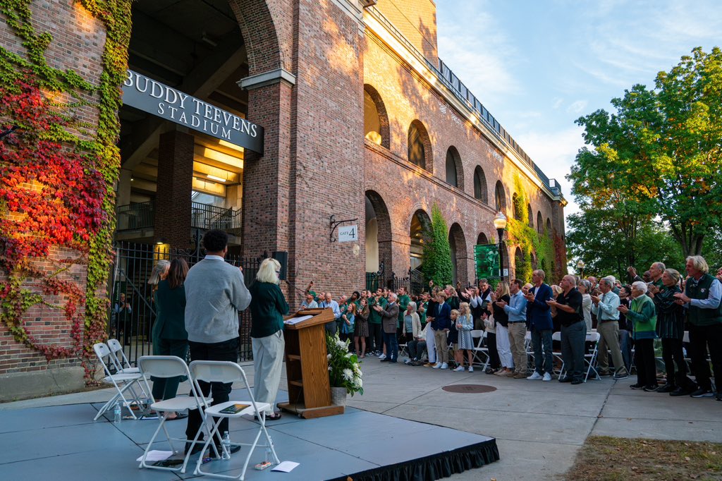 DartmouthFTBL's tweet photo. Buddy Teevens Stadium at Memorial Field

#TXBuddy

#TheWoods #GoBigGreen https://t.co/erb8QtrVNg