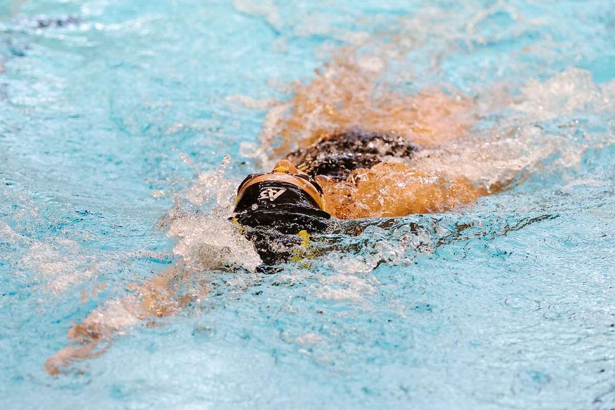 IowaSwimDive's tweet photo. Annie Galvin and Hope Schimming bring in 1st (56.40) and 2nd (57.12) for the 100 Backstroke💪

#Hawkeyes https://t.co/kWwwOrT48f
