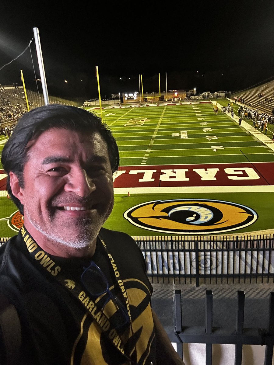 itsgmoneee's tweet photo. Thursday night lights @GHS_Owls @owl_football @ghsmob #MightyOwlColorGuard #GuardDad #HalfTimeAnnouncer π€ππ₯πΊπ· https://t.co/cBiTMHbnPC