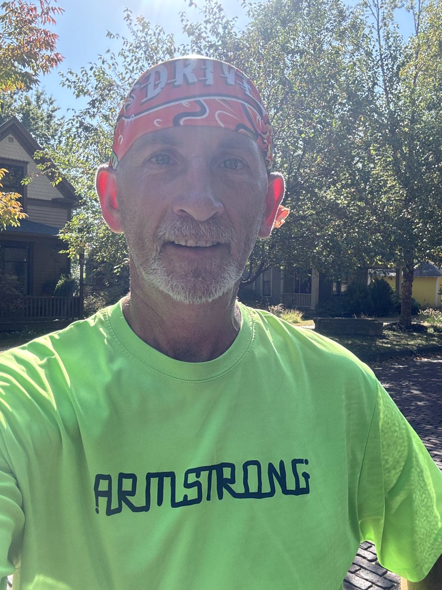 humanetchsketch's tweet image. It's Friday.  Why wouldn't the #humanetchasketch not be smiling?  ❤️❤️❤️