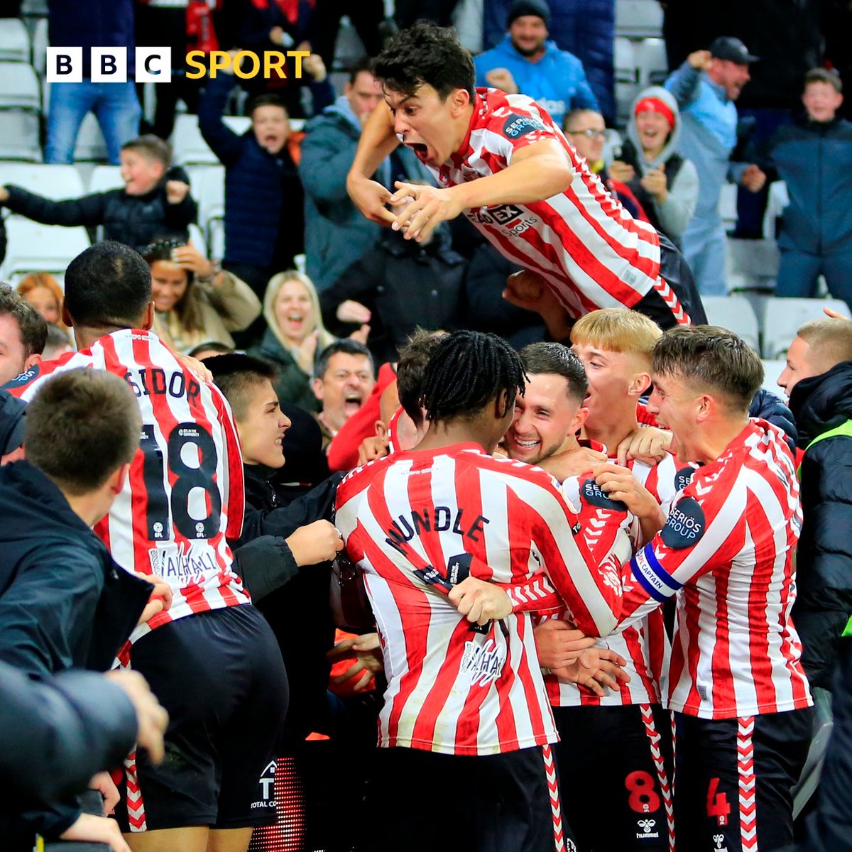 ❤️🤍😅Luke O'Nien was every Sunderland fan tonight!

More here: bbc.in/3XW0Sso

#SAFC