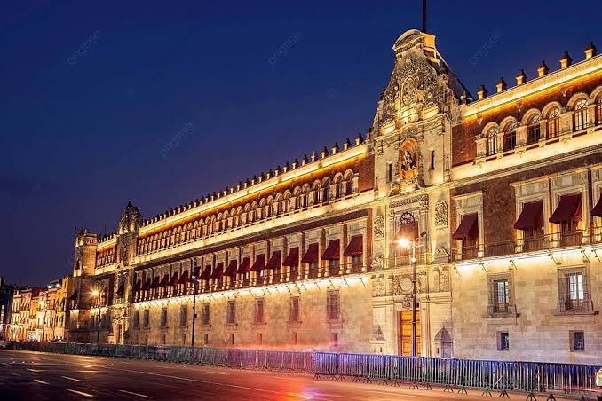 SantiagoRomanD7's tweet photo. “Exijo a España una disculpa por la conquista de 🇲🇽 ”. 

Exclamó una señora acomplejada y resentida que habita en un palacio virreinal construido por los Españoles. Tantita ma…. por favor 😂😂😂. https://t.co/DRZNWrK4qq
