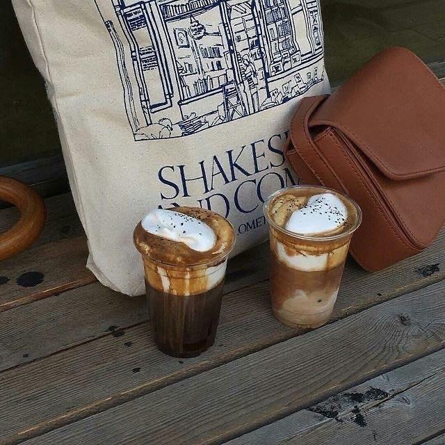 talya9646171863's tweet photo. October 5 :🍁☕🧣🌫️ https://t.co/pLjA80RGW8
