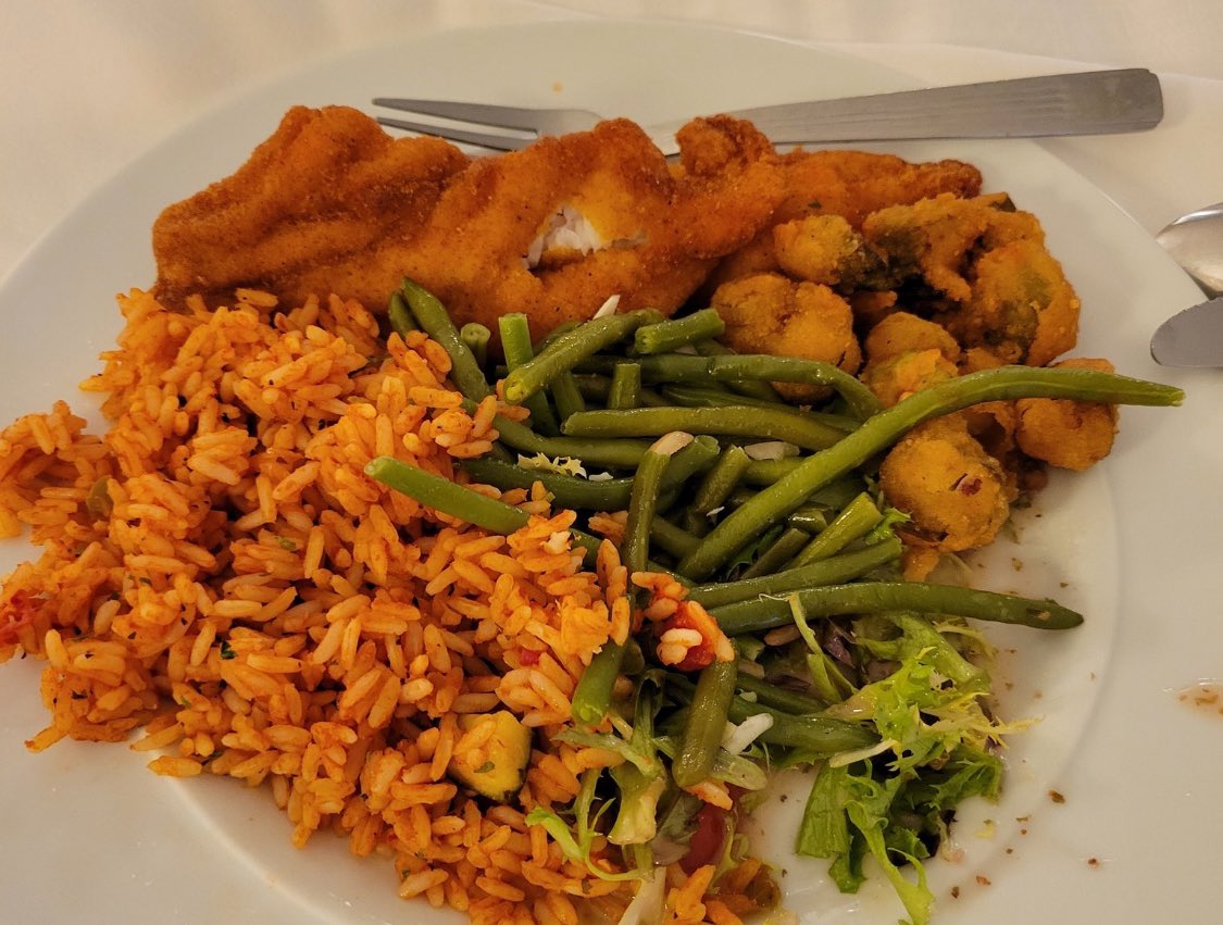 BreakingBrown's tweet image. I didn’t get photos of breakfast—or yesterday’s food—but just know we made sure the fam was fed.
Now onto Day 3!
#ADOSSummit2024 #ReparationsSummit2024