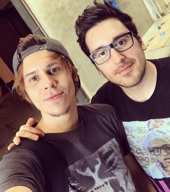 rubctm's tweet photo. pasan los años y rubelangel sigue junto como el primer día que se conocieron 🫶🏻 https://t.co/yfFpimiXkU