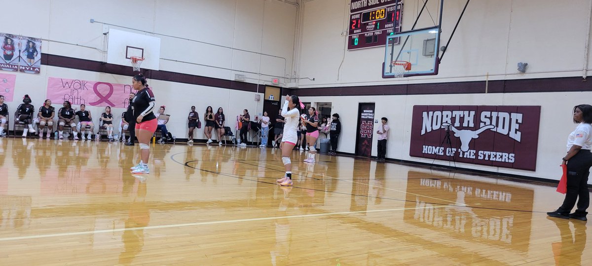 AD_DrLisa's tweet image. In district7-5A action, @SouthHillsTX is visiting @NorthSideFWISD for their #BreastCancerAwareness #PinkOctober game! The home team takes game 1 of the match, 25-21.
Now on to football...
#ADLife