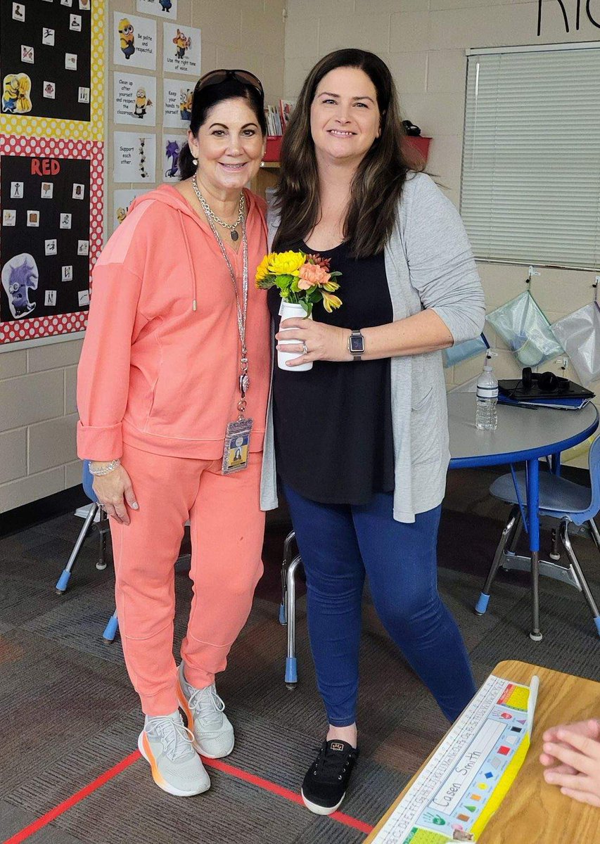 TanglewoodES's tweet photo. Continuing with more Golden Apple Nominees…💚🦉💙 https://t.co/Q9Ll34FYjZ