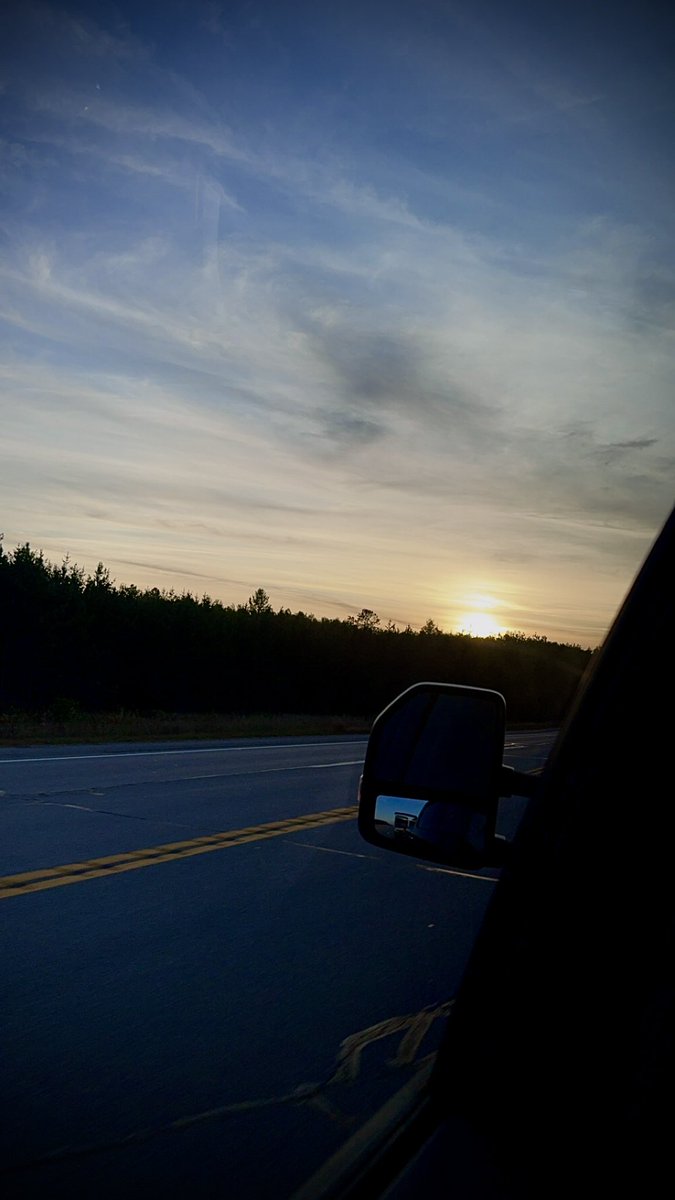 MadDawg906's tweet photo. “Friday Night” ❤️📸☀️♾️
#SunsetPhotography #Sunset2024 #Sunset #Photography #Michigan #MichiganPhotography #Sunsets #LakeMichigan #UpperMichigan #PureMichigan #FridayAfternoon #FridayNight #Friday #MichiganSunset https://t.co/aY6JTEgwXm