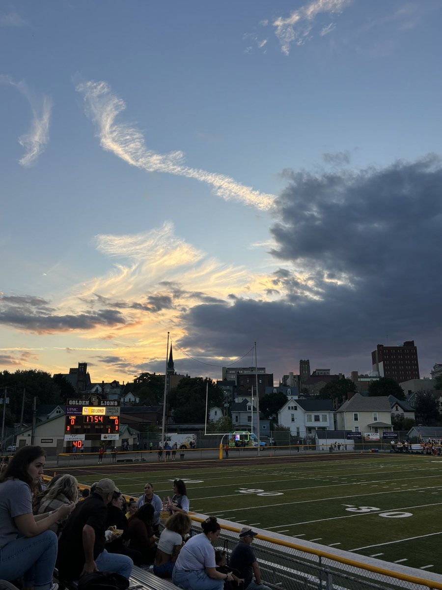 GazzSci's tweet photo. @WPIAL_Blitz #WPIALsunsets https://t.co/kAHkoLMb1g