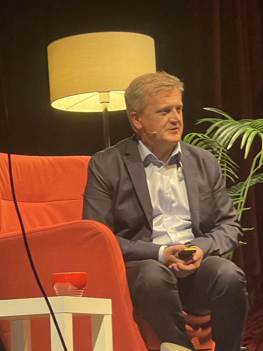 ⁦🎵<a href="/realaled/">Aled Jones</a>⁩ Fabulous evening in Spalding, such a treat to listen to you and see clips of old footage. One voice 🎶 just wonderful - let’s hope the Greggs lorry got through!