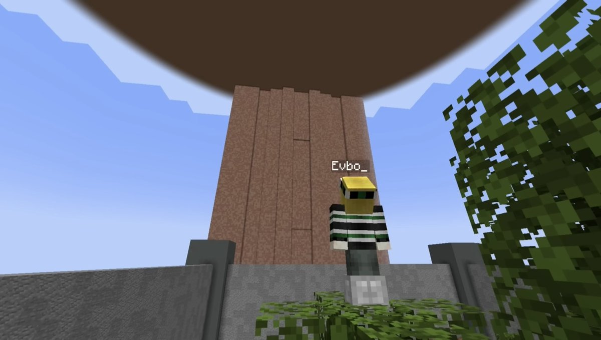 compoundtex's tweet image. my hand as it’s about to scratch my ass