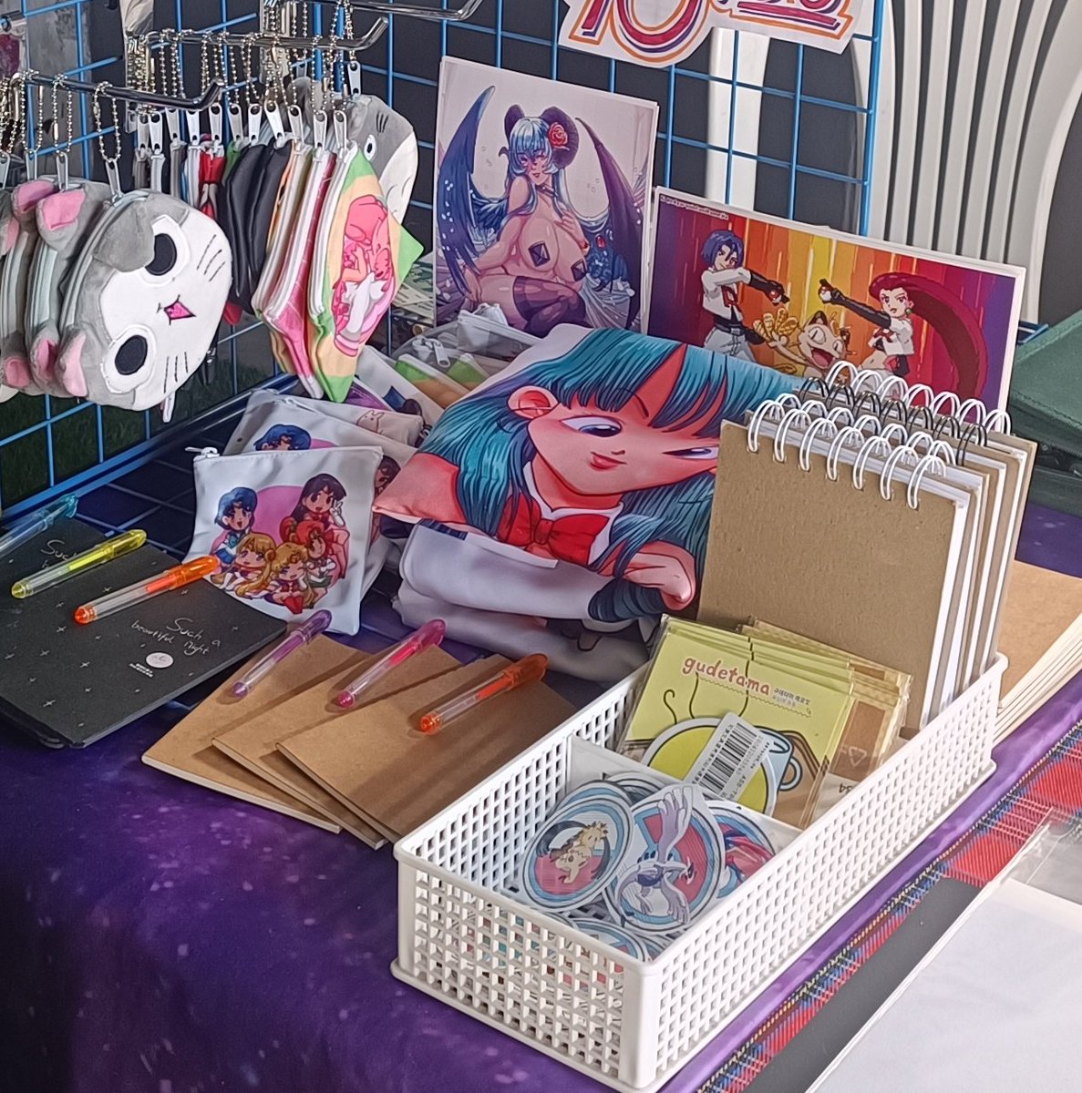 Directo a la aventura, estaré en el evento #ArtGalleryNessIsSans en el CC Arenales #comisiones #prints #pixelart #dakimakura